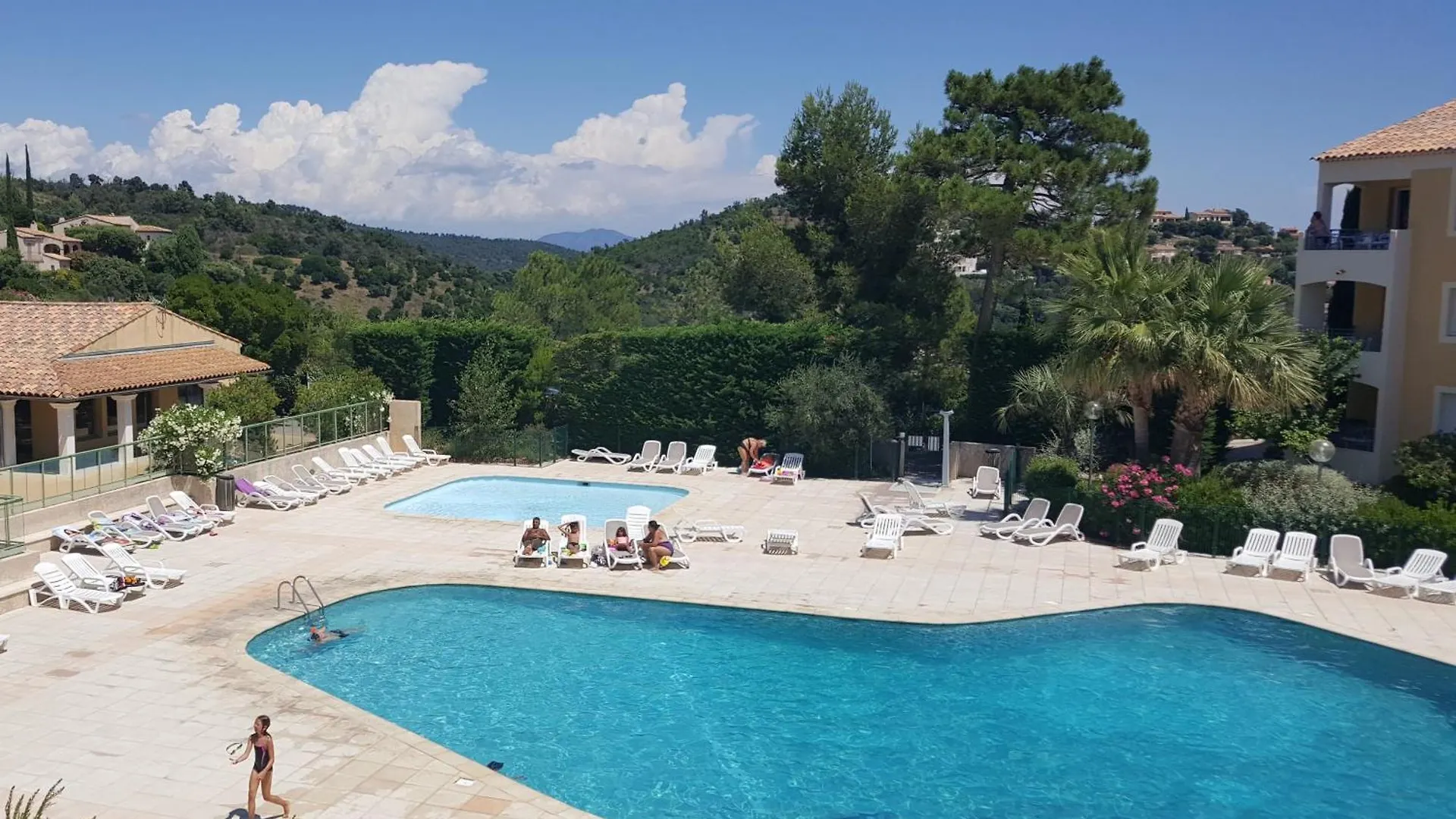 Charmant Appartement T2 Vue Sur Piscine Les Issambres