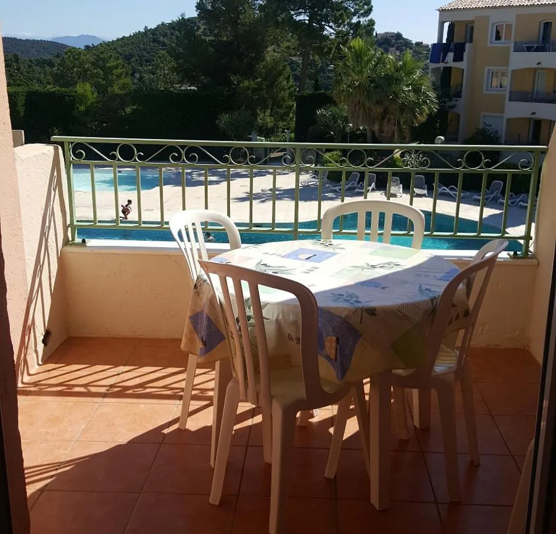 Charmant Appartement T2 Vue Sur Piscine Les Issambres